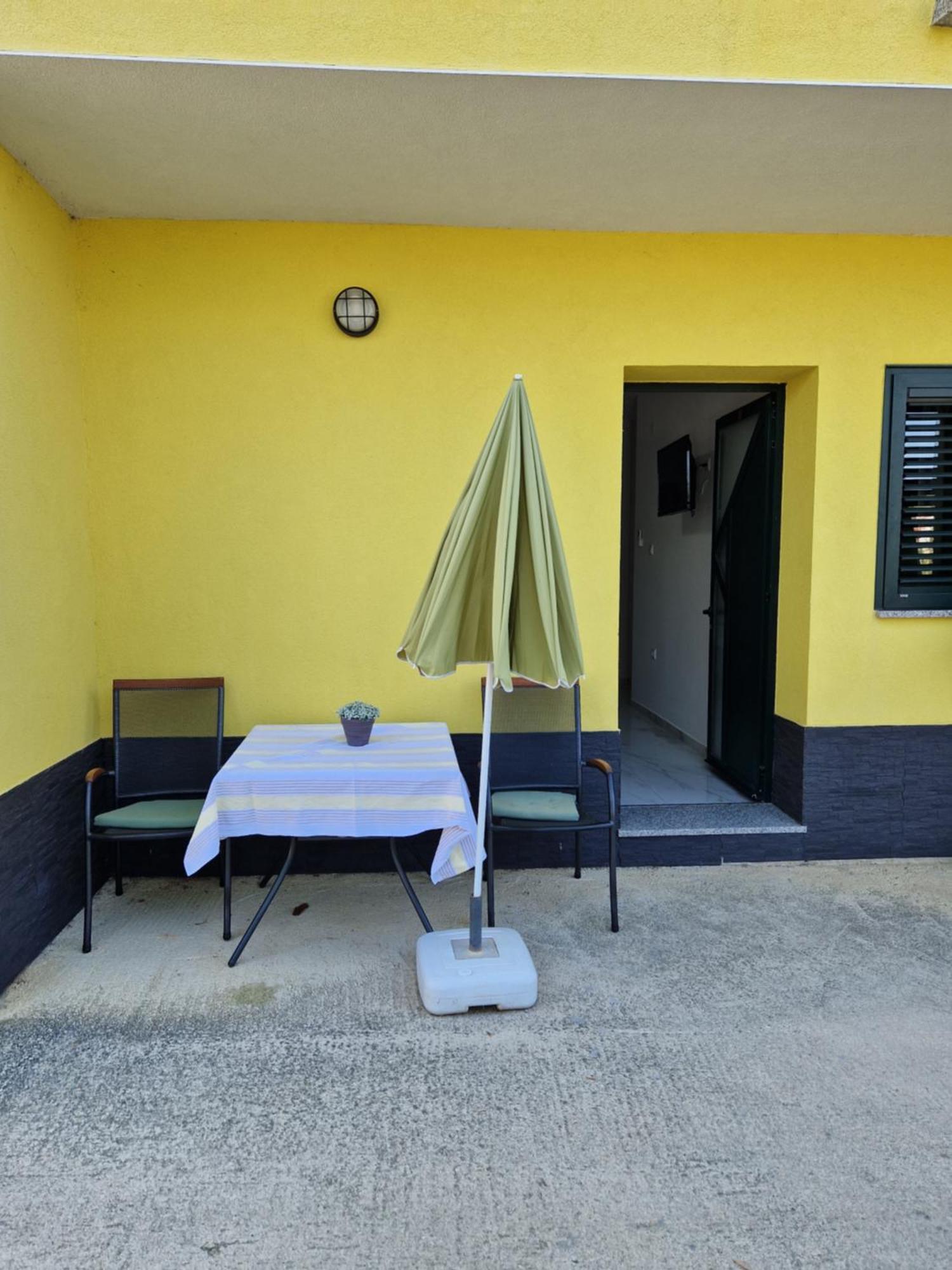 Sunce Apartamento Vrbnik Exterior foto